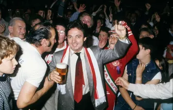 Millionaire entrepreneur and racehorse owner Terry Ramsden takes over Walsall FC 1986