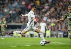 Real Madrid´s Portuguese forward Cristiano Ronaldo during the UEFA Champions League match between Real Madrid and Legia Warszawa at the Santiago Bernabeu Stadium in Madrid, Tuesday, October 18, 2016.